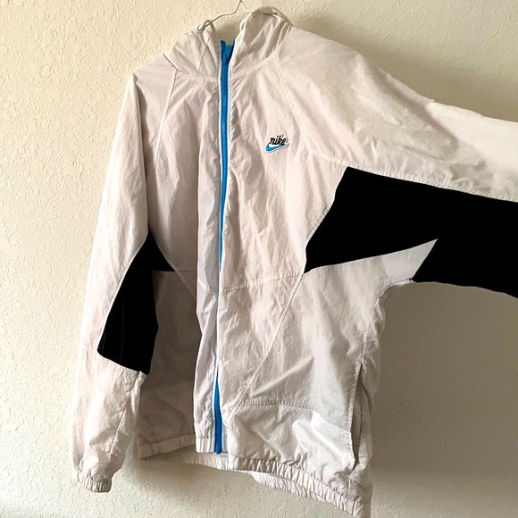 Nike Windbreaker - Picture 1 of 3